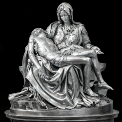 La Pietà de Michel-Ange en bronze